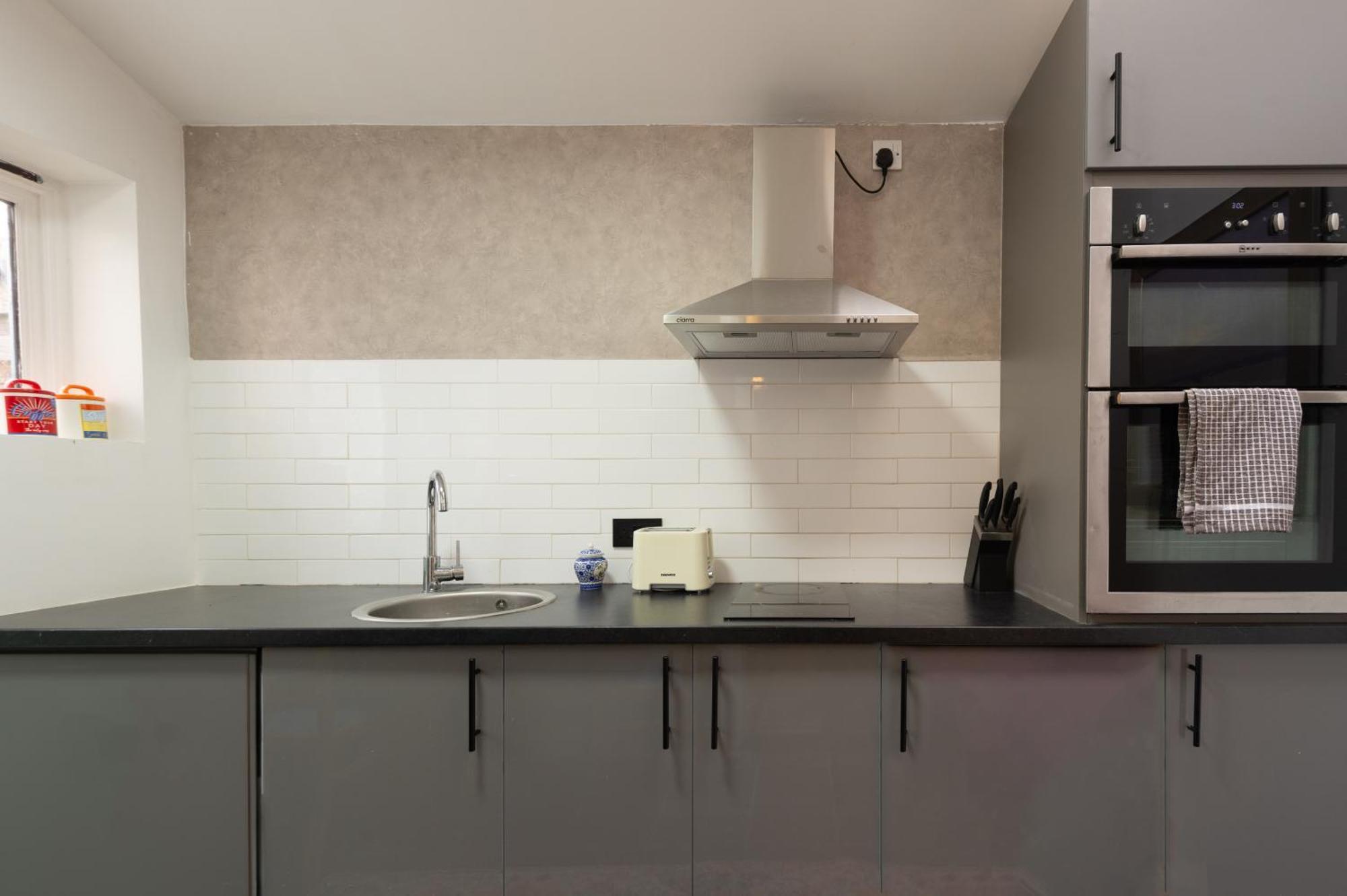 The Ambleside Apartments - Self Catering With Private Kitchen - Best For Location Exterior photo